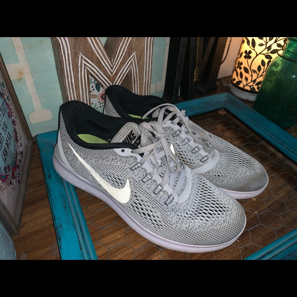 Women’s Nike size 10 free RN